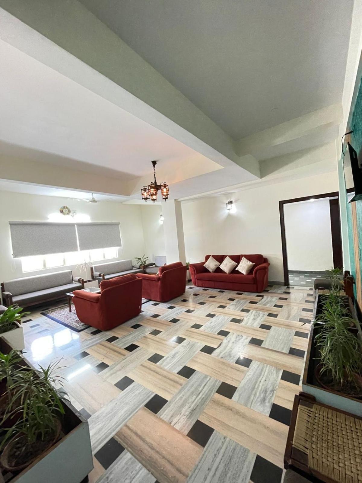 Gautam Hotel Varanasi Exterior photo