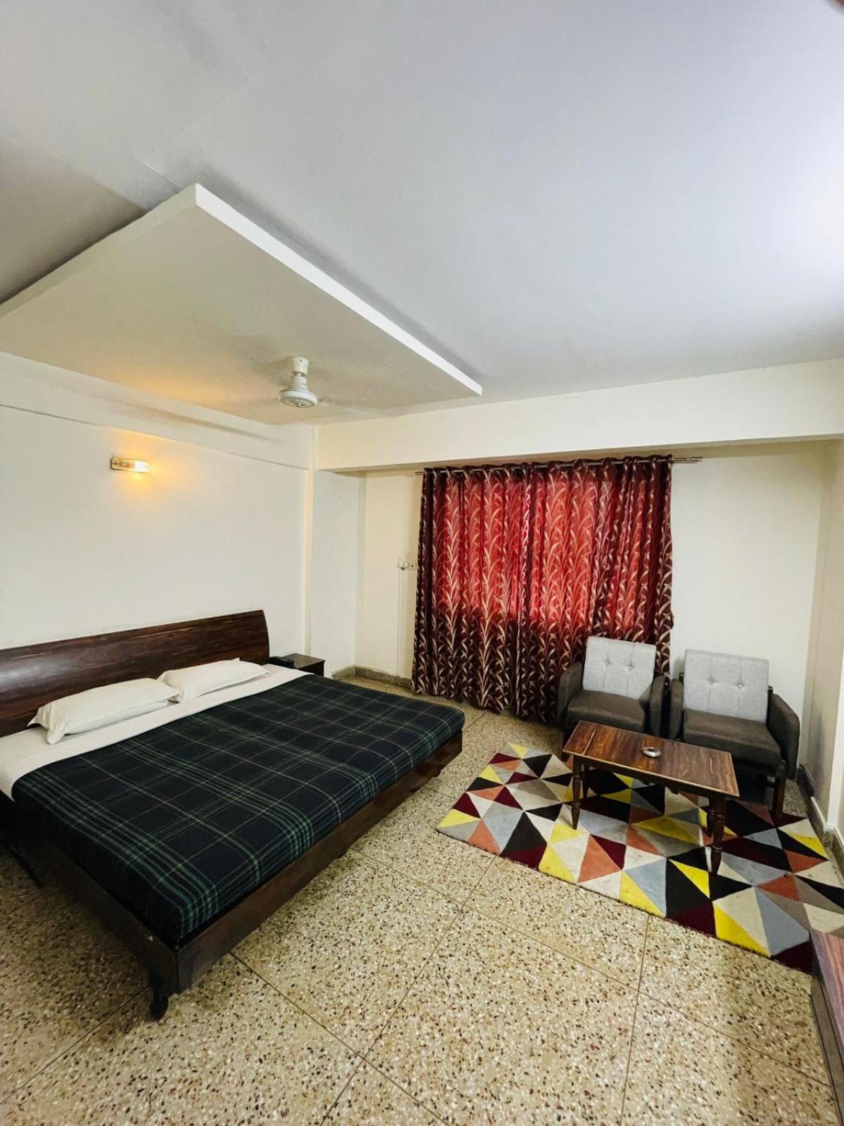 Gautam Hotel Varanasi Exterior photo