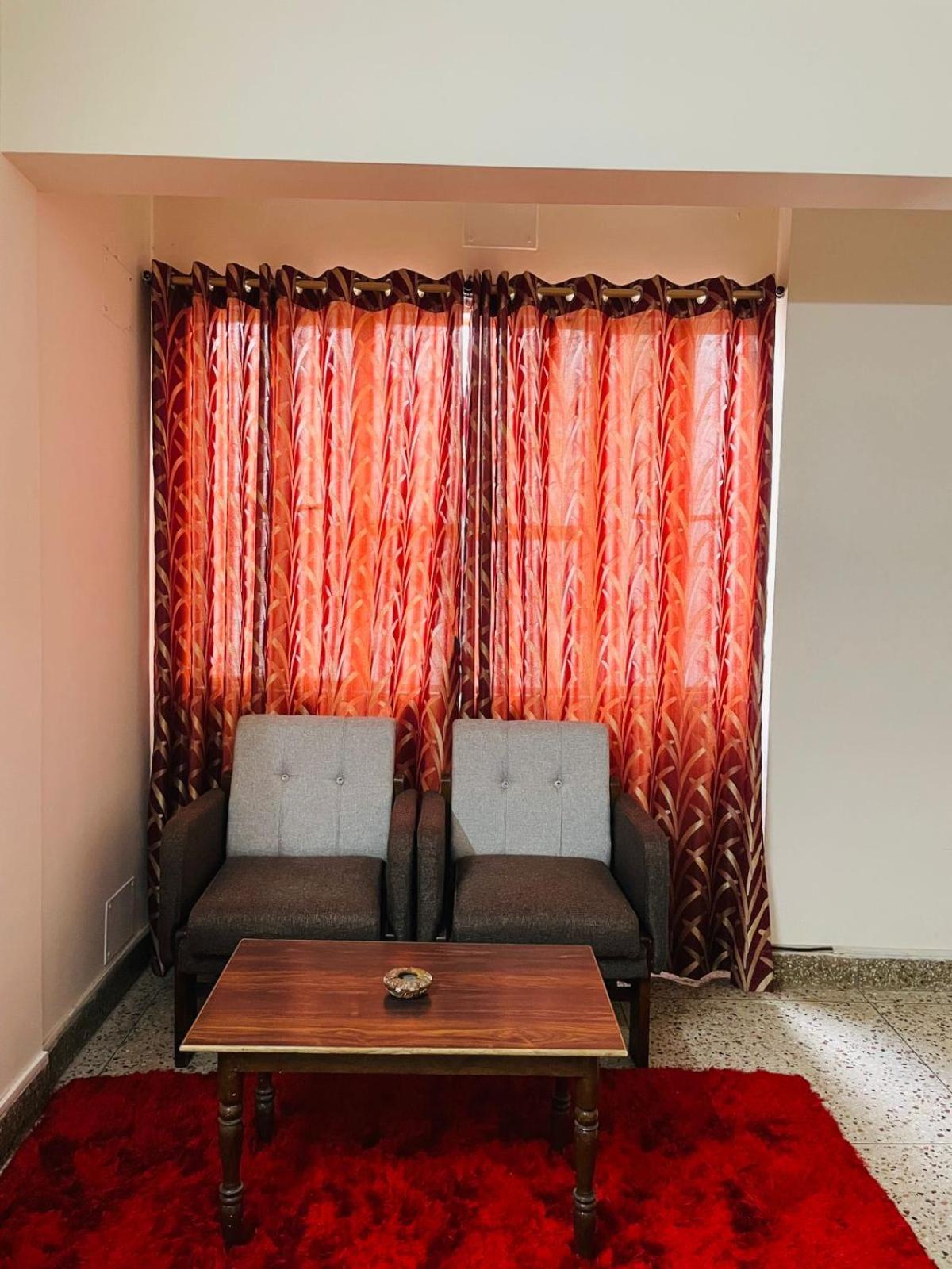 Gautam Hotel Varanasi Exterior photo